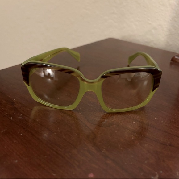 Salvatore Ferragamo Sunglasses - Picture 2 of 11